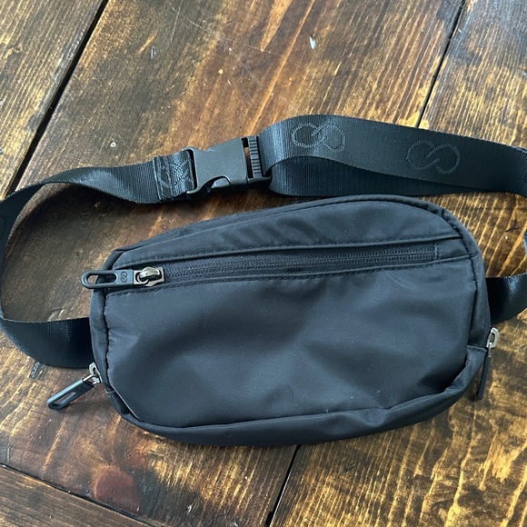 Calia Crossbody Bag / Fanny Pack - Picture 1 of 3